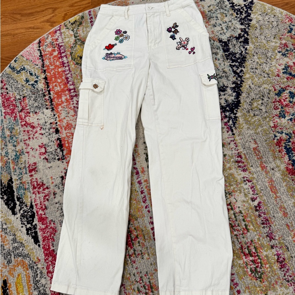 Zumiez White women’s cargo pants